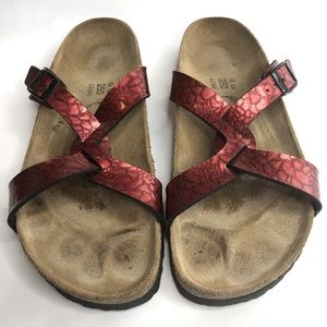 Birkies 250 women’s size 8 / 39 red sandals.